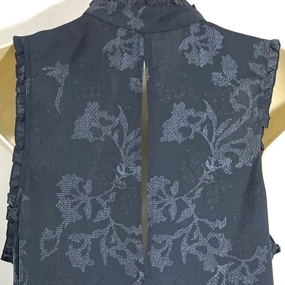 Treasure & Bond Blue Ruffle Neck Sleeveless Button Down Floral Print - Picture 5 of 10